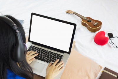 10 Real Online Work from Home Jobs that Offer Good Money