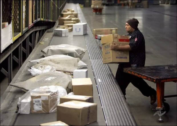 Part time package handlers at UPS